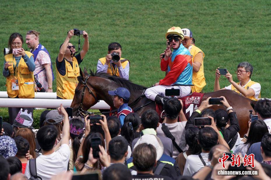 香港赛马“嘉应高升”缔造20场连胜纪录